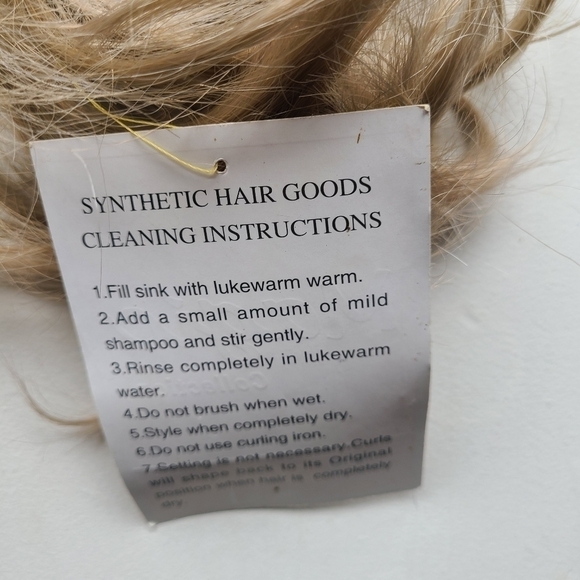 MAGIC Synthetic Blonde Clip In 10" Hair Extension NWT - Picture 5 of 7